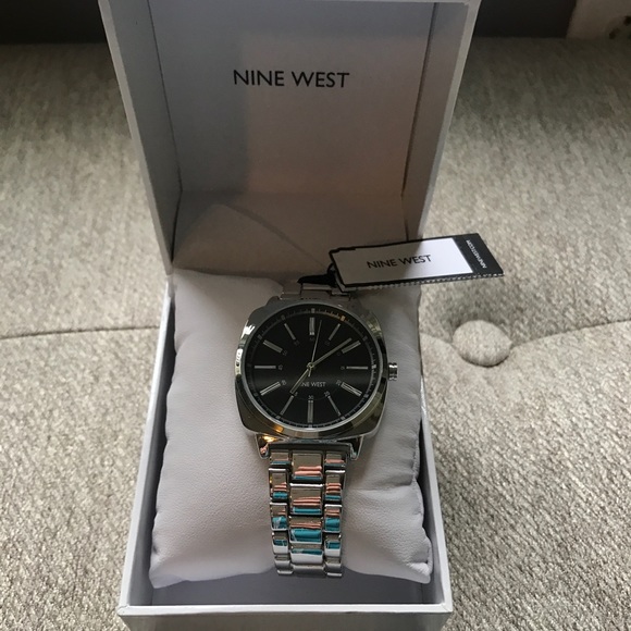Women's Nine West watch - Picture 2 of 3